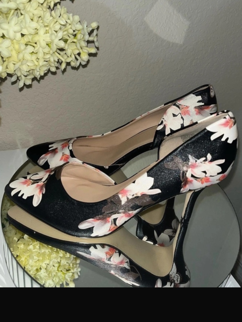 JustFab Raquell Women's Size 10
Black w/ White Flowers 3" D'Orsay
Slip On Heels
